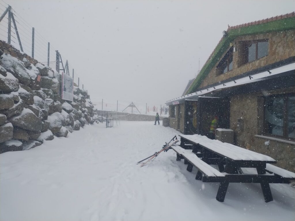 GALERÍA DE IMÁGENES | La gran nevada llega a La Covatilla - 23 de febrero de 2023