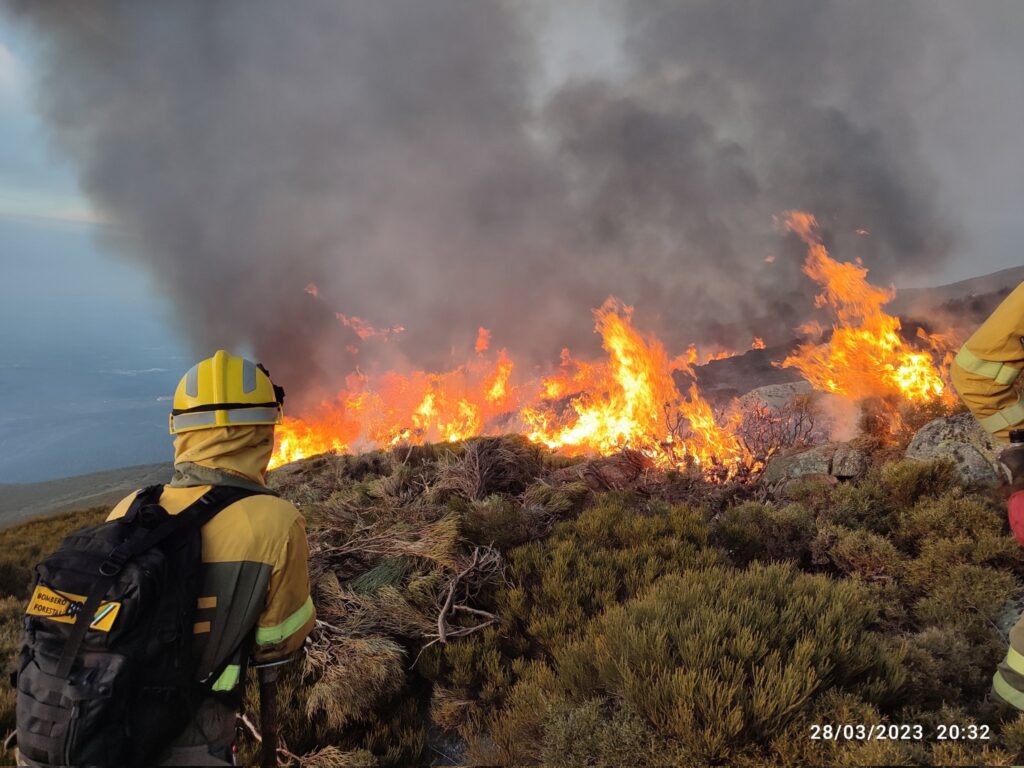 GALERÍA DE IMÁGENES| El incendio de Candelario sigue activo - 28 de marzo de 2023
