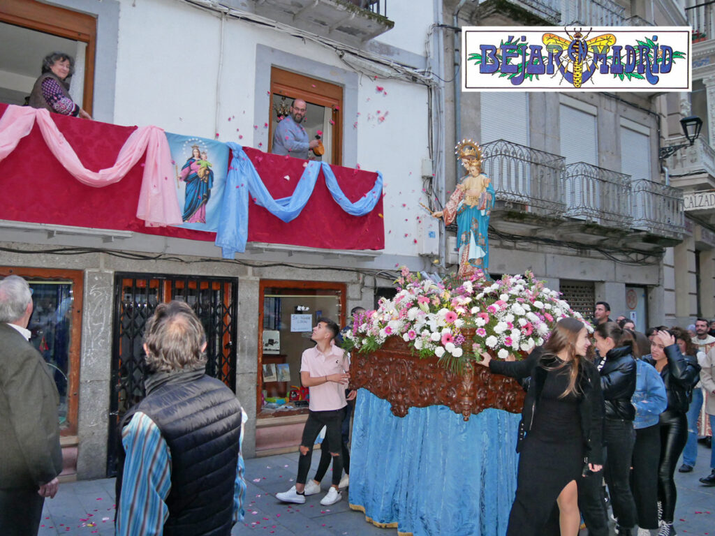 IMÁGENES Y VÍDEO| María Auxiliadora regresa a las calles de Béjar - 25 de mayo de 2023