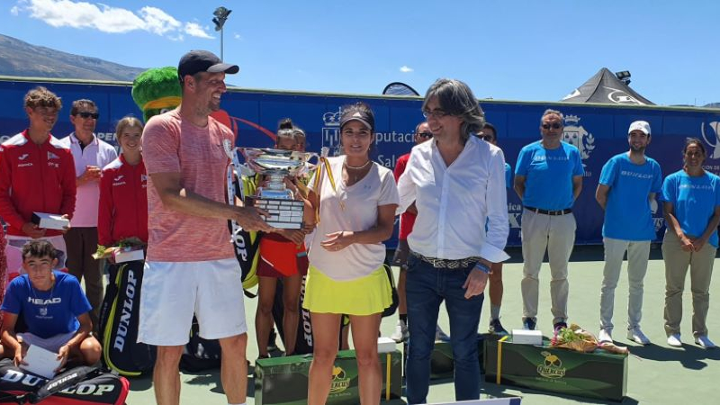 Ricardo Villacorta y María José Luque, ganadores del Open de Tenis de Béjar - 1 de agosto de 2023