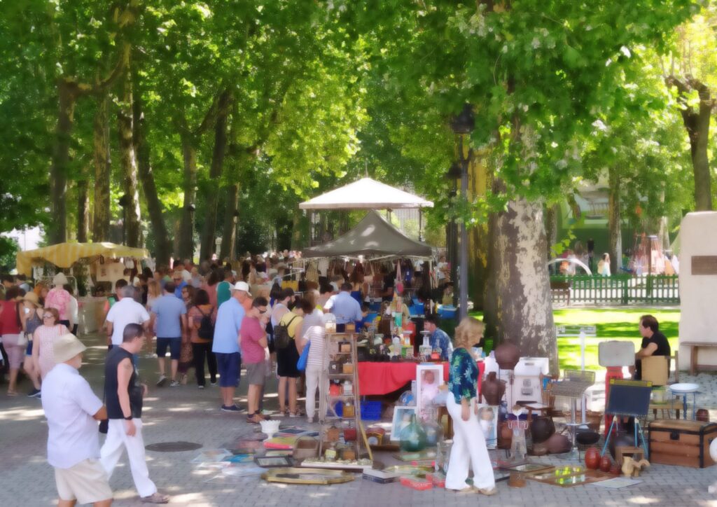 Éxito del mercado de artesanía y antigüedades en La Corredera de Béjar - 19 de agosto de 2023