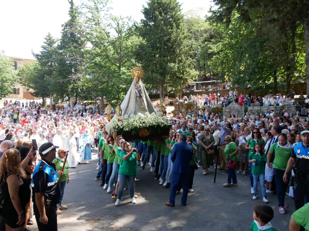 FIESTAS DE BÉJAR | Miles de personas honran a la Virgen del Castañar - 8 de septiembre de 2023