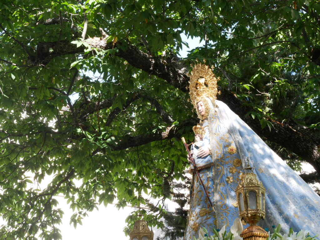 FIESTAS DE BÉJAR | Miles de personas honran a la Virgen del Castañar - 8 de septiembre de 2023