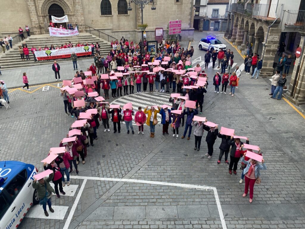 Béjar se tiñe de rosa en la Marcha Contra el Cancer de Mama - 22 de octubre de 2023