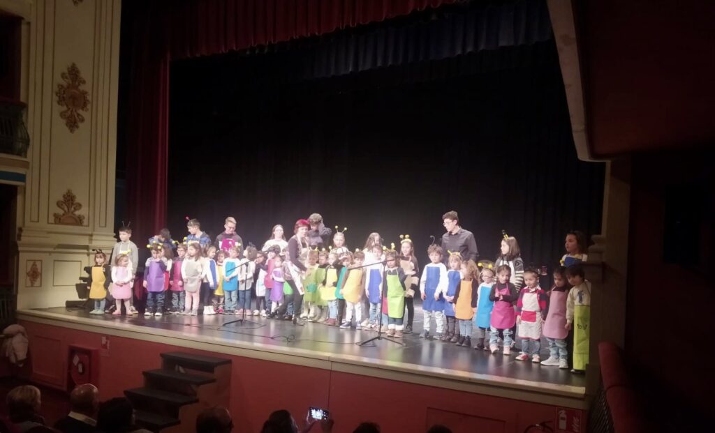 GALERÍA DE IMÁGENES Y VÍDEO | Los alumnos de la escuela de música y danza de Béjar llenan de público el Cervantes - 23 de noviembre de 2023