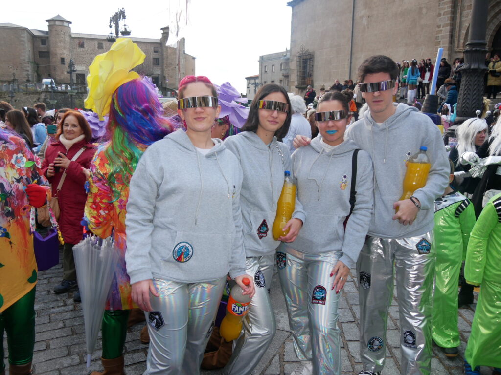 (Galería de fotos) Miles de personas disfrutan del carnaval en Béjar - 10 de febrero de 2024